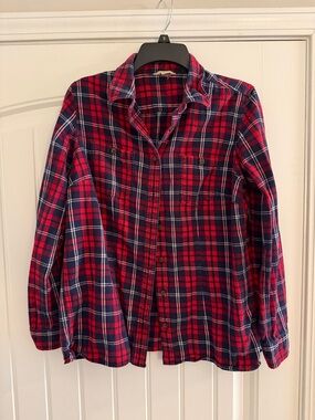 Duluth Trading Co Red and Navy Plaid Button-Down Shirt